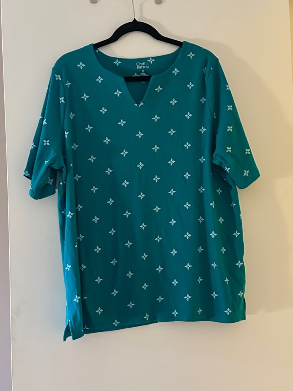 53. Croft & Barrow V-neck Top